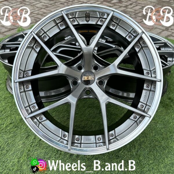 fc78ec 056f912af9ce48afbb22563e9945b377mv2